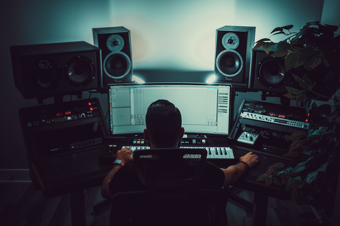 Modern Music Production Trends: AI-Powered Mobile Platforms, Home Recording Revolution, and Expert Studio Setup Guide